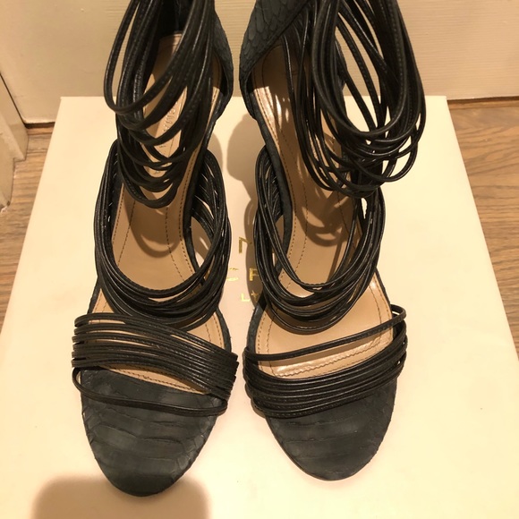 BCBG strapless heels - Picture 2 of 7